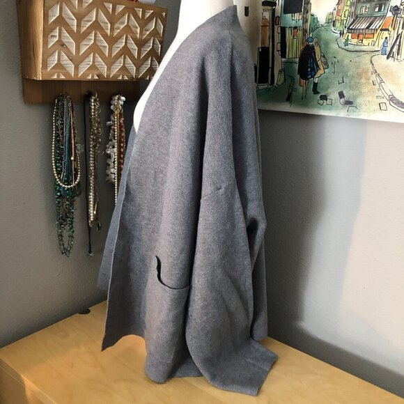 Devotion by Cyrus Cardigan - Picture 5 of 7